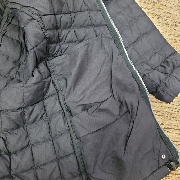 The North Face Thermoball Light Puffer Jacket - Picture 10 of 16